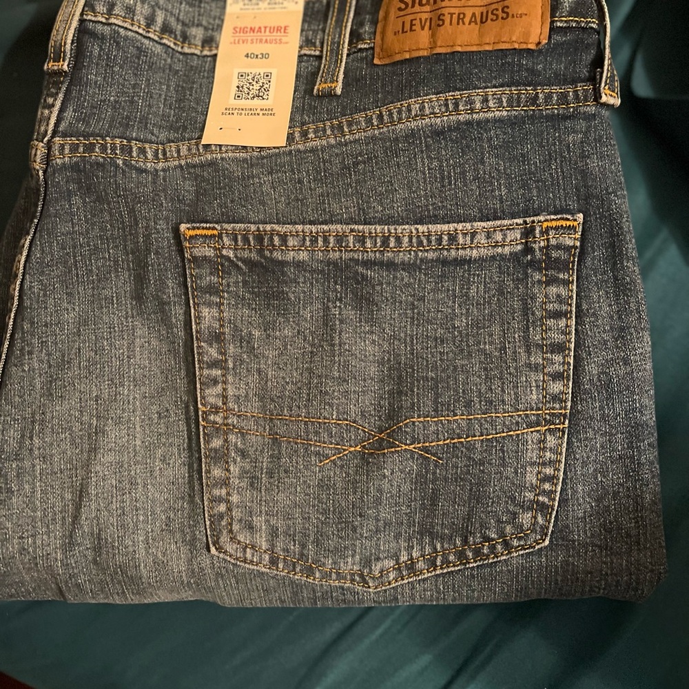 Men’s size 40x30. Brand new!!